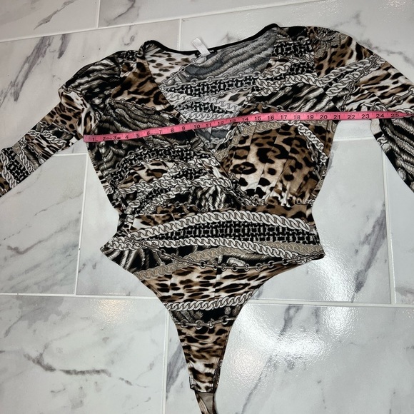 𝅺Fashion nova bodysuit top - Picture 8 of 13